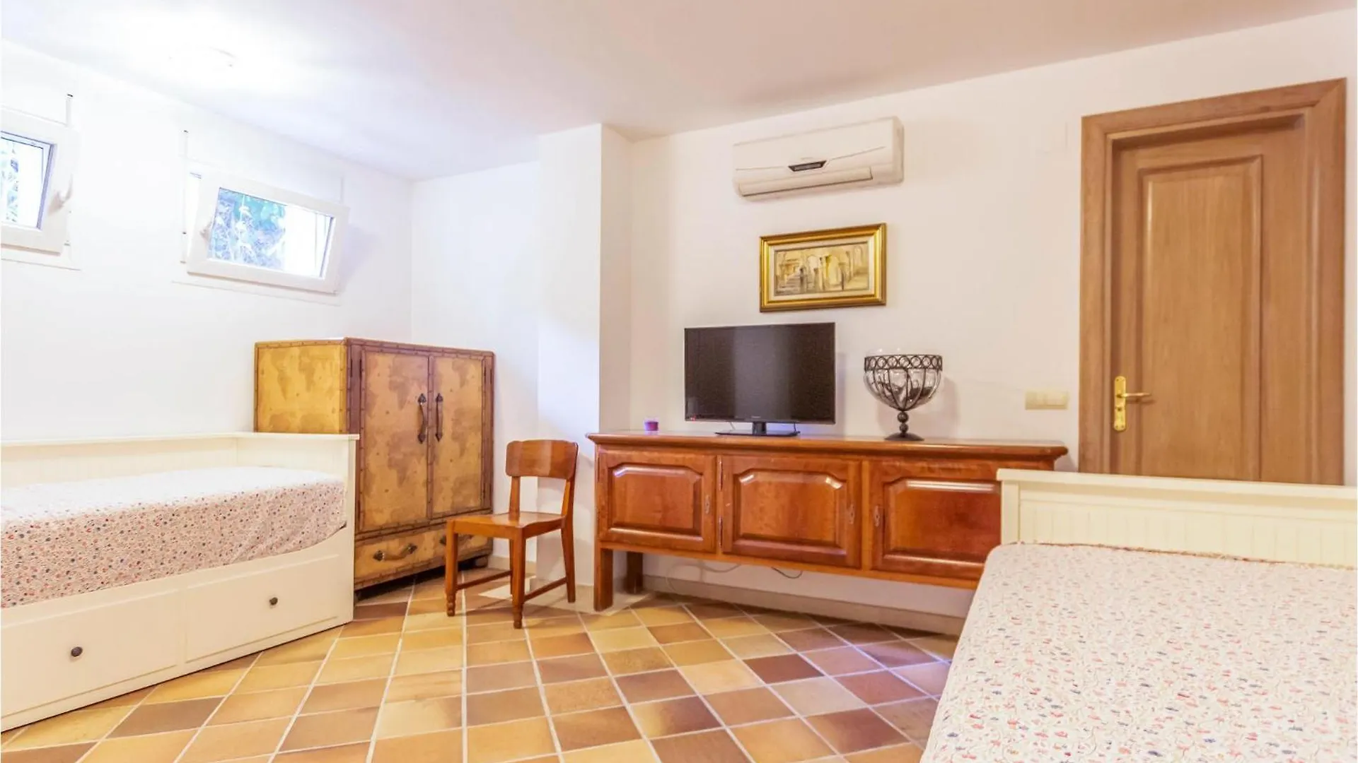 7 Bedroom Cozy Home In Málaga Spanyolország