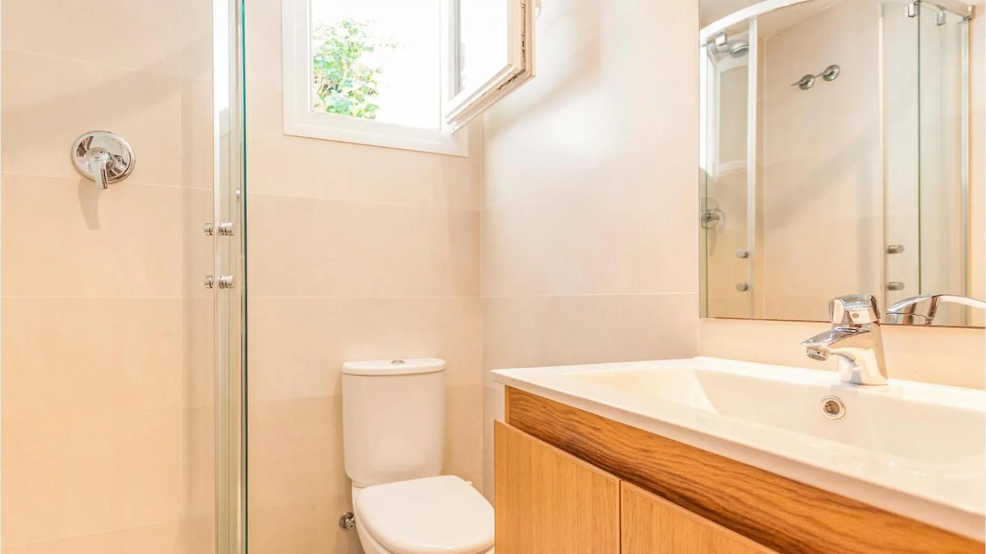 7 Bedroom Cozy Home In マラガ 別荘